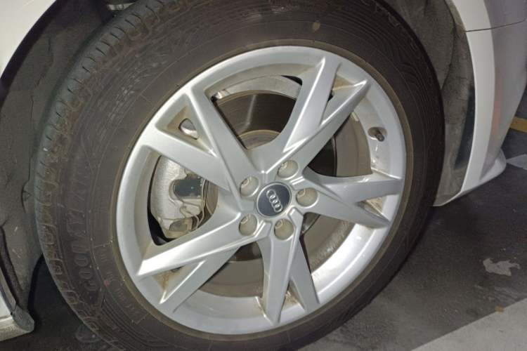 Used Audi A4L 2017 Plus 40 TFSI Ambition Model Right Front Wheel Hub