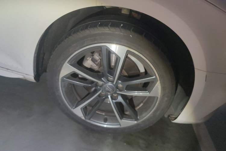 Used Audi A4L 2017 40 TFSI Sport Edition Right Front Wheel Hub