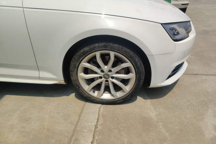Used Audi A4L 2017 Plus 40 TFSI Ambition Model Right Front Wheel Hub