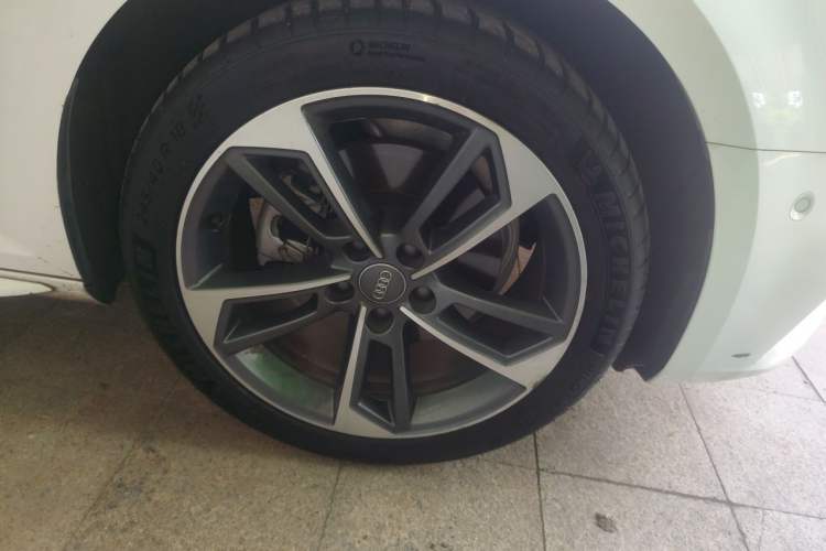 Used Audi A4L 2017 Plus 40 TFSI Sport Model Right Front Wheel Hub