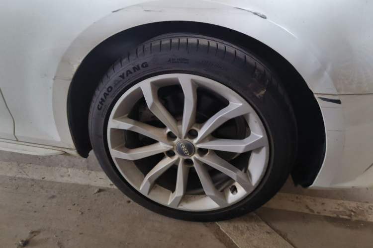 Used Audi A4L 2017 40 TFSI Style Edition Right Front Wheel Hub
