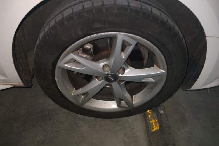 Used Audi A4L 2017 Plus 40 TFSI Ambition Model Right Front Wheel Hub