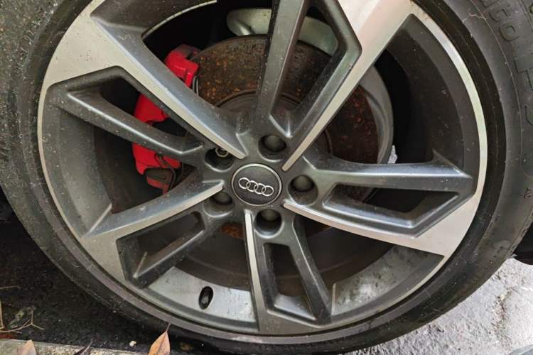Used Audi A4L 2017 Plus 40 TFSI Style Edition Right Front Wheel Hub