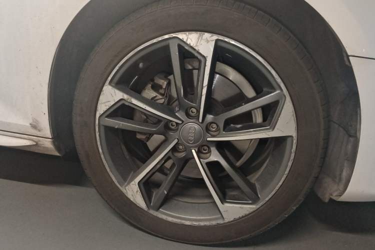 Used Audi A4L 2017 Plus 40 TFSI Style Edition Right Front Wheel Hub