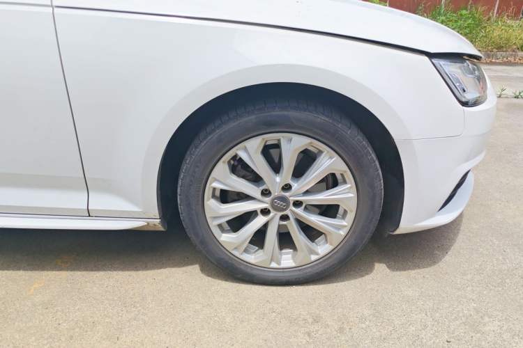 Used Audi A4L 2017 40 TFSI Ambition Edition Right Front Wheel Hub