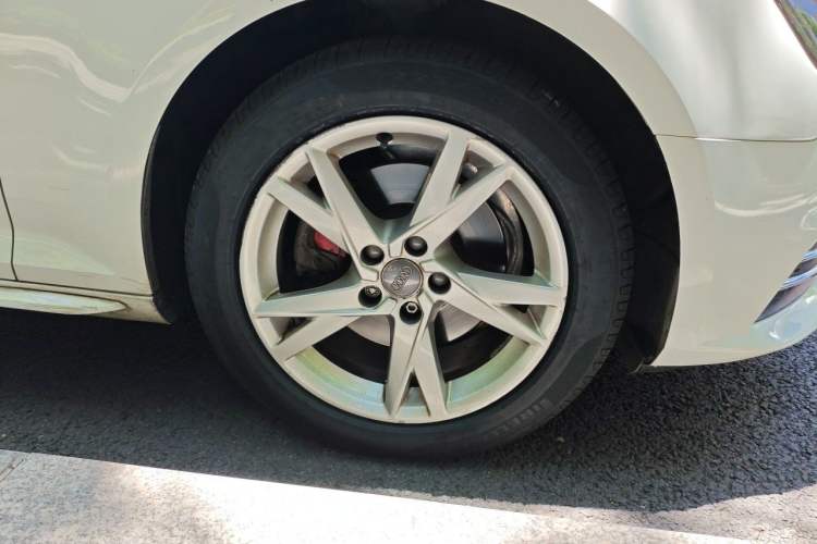 Used Audi A4L 2017 Plus 40 TFSI Ambition Model Right Front Wheel Hub