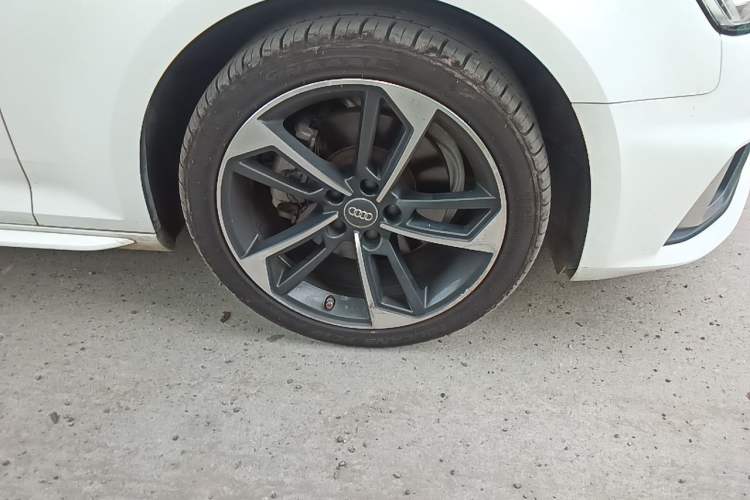 Used Audi A4L 2017 Plus 40 TFSI Ambition Model Right Front Wheel Hub