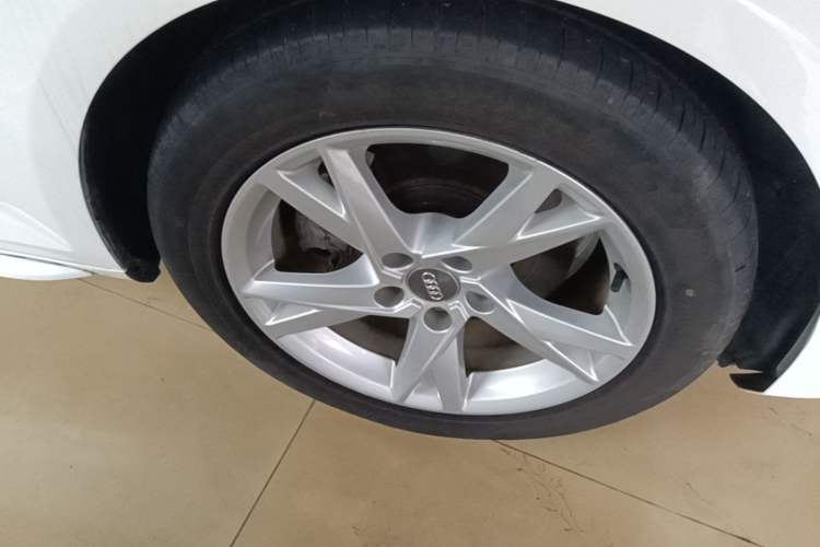 Used Audi A4L 2017 Plus 40 TFSI Ambition Model Right Front Wheel Hub