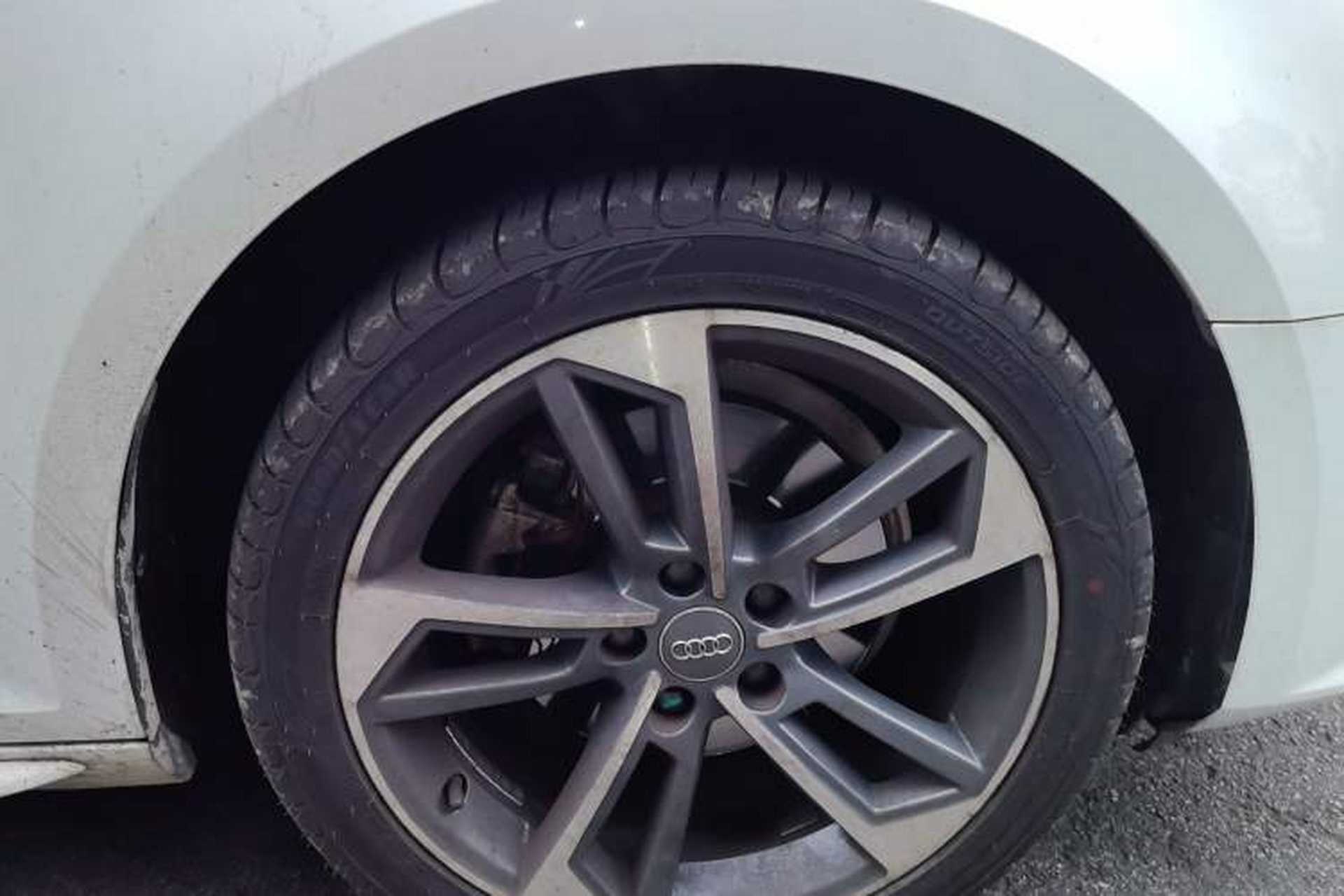 Used Audi A4L 2017 Plus 40 TFSI Fashion Model Right Front Wheel Hub
