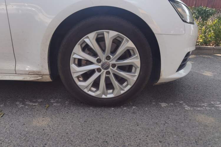 Used Audi A4L 2017 Plus 40 TFSI Ambition Model Right Front Wheel Hub