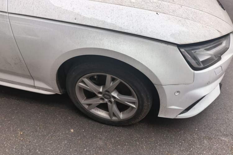 Used Audi A4L 2017 40 TFSI Ambition Edition Right Front Wheel Hub