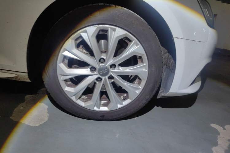 Used Audi A4L 2017 40 TFSI Ambition Edition Right Front Wheel Hub