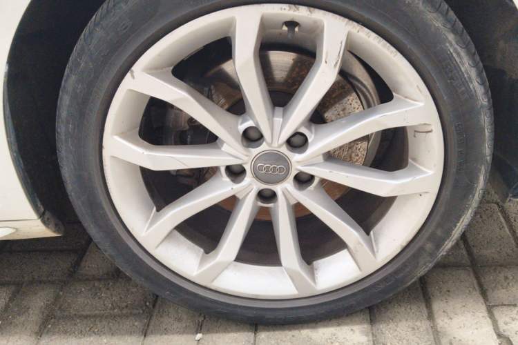 Used Audi A4L 2017 40 TFSI Style Edition Right Front Wheel Hub