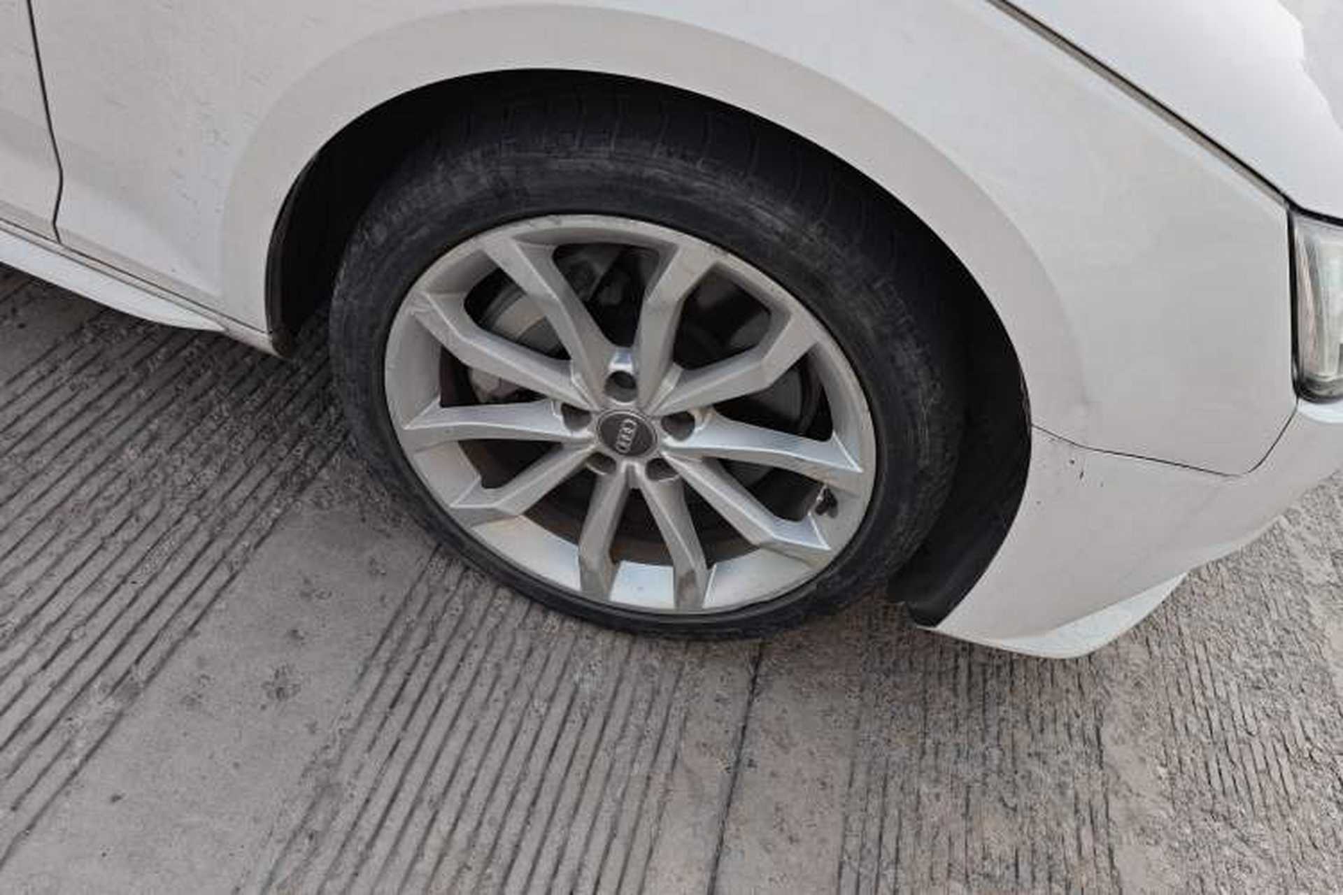 Used Audi A4L 2017 Plus 45 TFSI quattro Stylish Model Right Front Wheel Hub