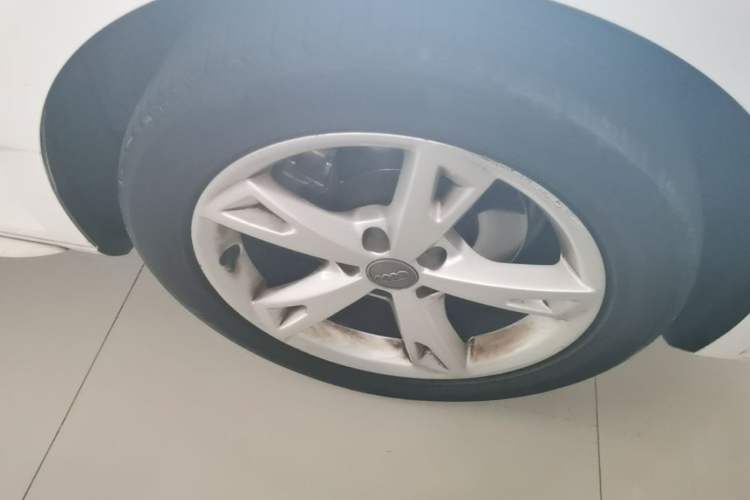 Used Audi A4L 2017 40 TFSI Ambition Edition Right Front Wheel Hub