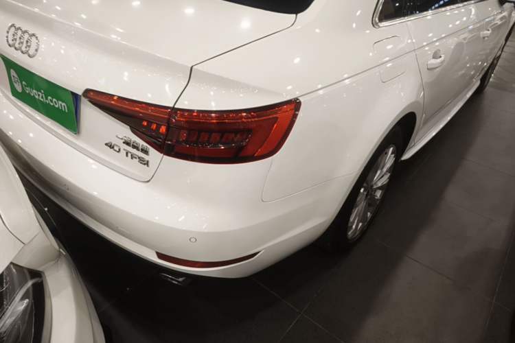 Used Audi A4L 2017 40 TFSI Ambition Edition Right Rear Taillight