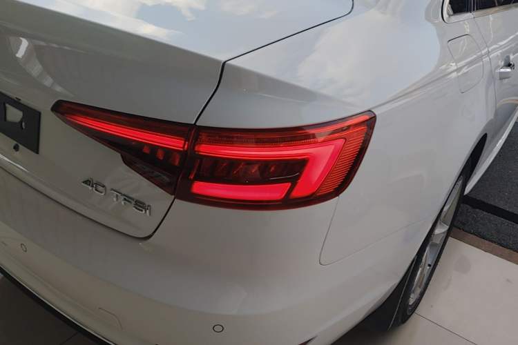 Used Audi A4L 2017 Plus 40 TFSI Ambition Model Right Rear Taillight
