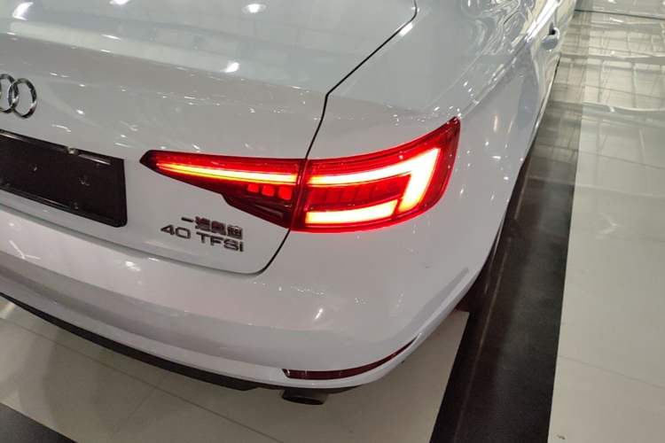 Used Audi A4L 2017 40 TFSI Fashion Model Right Rear Taillight