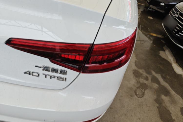 Used Audi A4L 2017 40 TFSI Fashion Model Right Rear Taillight