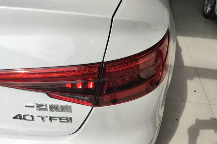 Used Audi A4L 2017 40 TFSI Fashion Model Right Rear Taillight