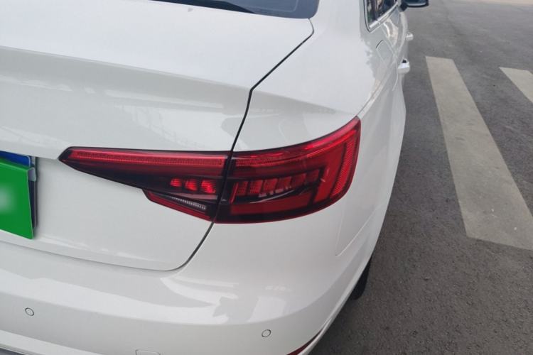 Used Audi A4L 2017 Plus 40 TFSI Fashion Model Right Rear Taillight
