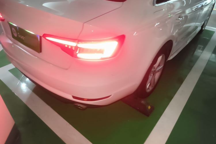 Used Audi A4L 2017 40 TFSI Fashion Model Right Rear Taillight