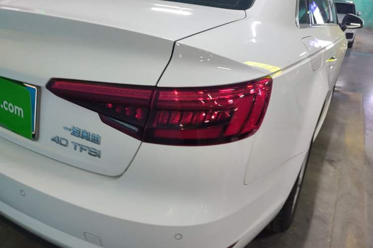 Used Audi A4L 2017 Plus 40 TFSI Fashion Model Right Rear Taillight