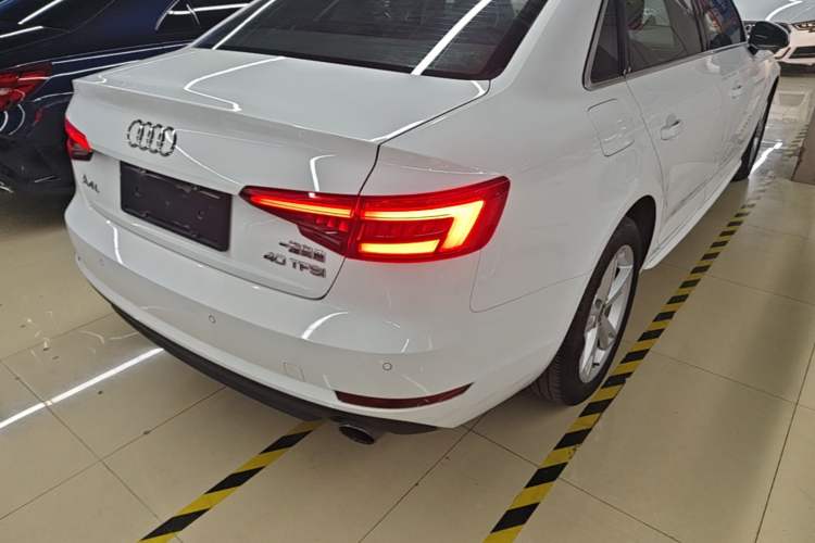 Used Audi A4L 2017 40 TFSI Ambition Edition Right Rear Taillight