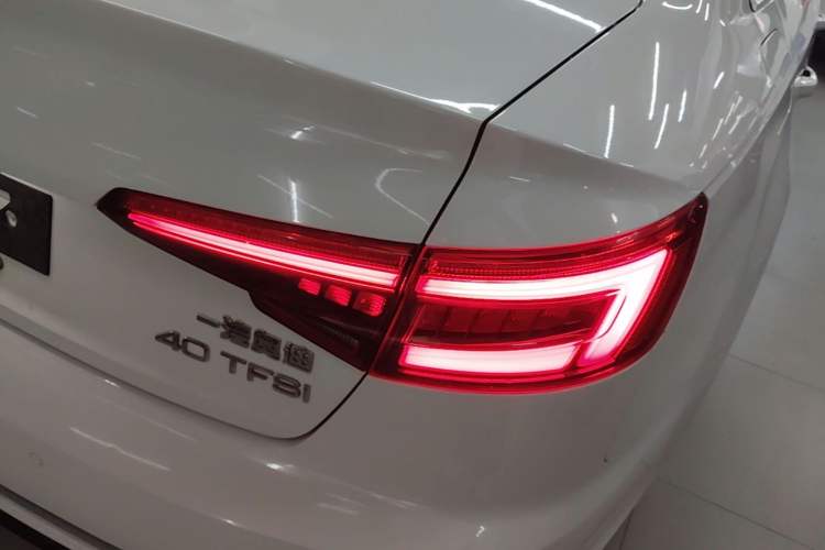 Used Audi A4L 2017 Plus 40 TFSI Ambition Model Right Rear Taillight