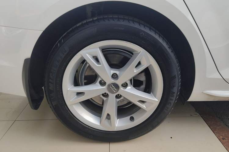 Used Audi A4L 2017 Plus 40 TFSI Ambition Model Right Rear Wheel Hub