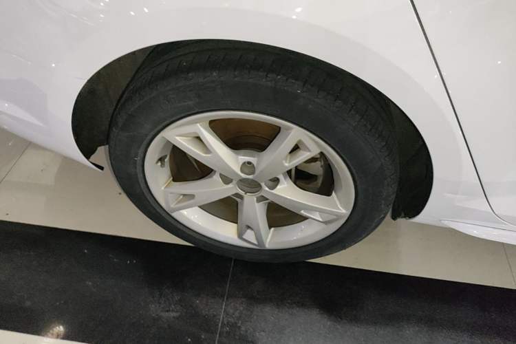 Used Audi A4L 2017 40 TFSI Fashion Model Right Rear Wheel Hub