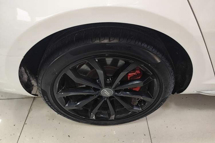 Used Audi A4L 2017 45 TFSI quattro Style Edition Right Rear Wheel Hub
