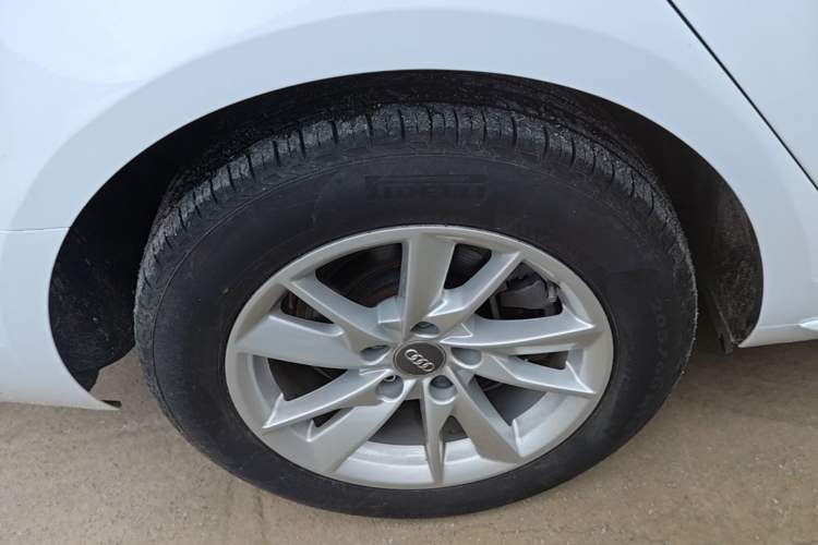 Used Audi A4L 2017 40 TFSI Ambition Edition Right Rear Wheel Hub