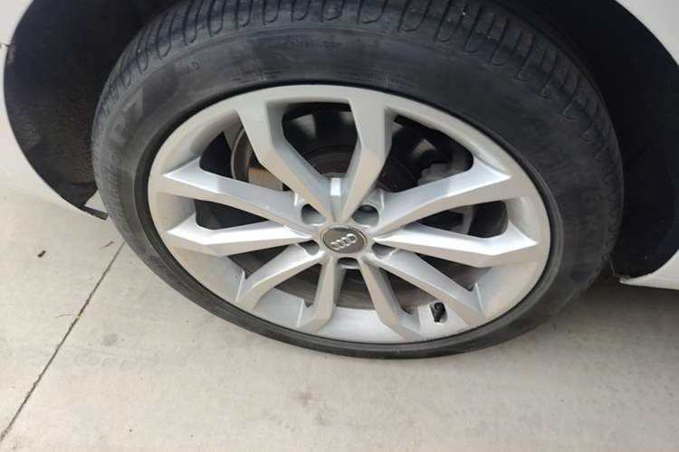 Used Audi A4L 2017 40 TFSI Style Edition Right Rear Wheel Hub