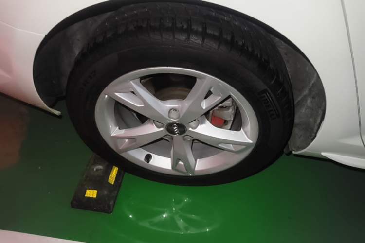 Used Audi A4L 2017 40 TFSI Fashion Model Right Rear Wheel Hub