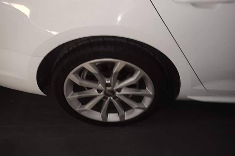 Used Audi A4L 2017 40 TFSI Style Edition Right Rear Wheel Hub