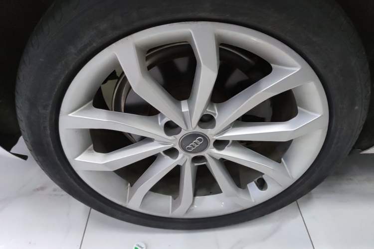 Used Audi A4L 2017 40 TFSI Style Edition Right Rear Wheel Hub