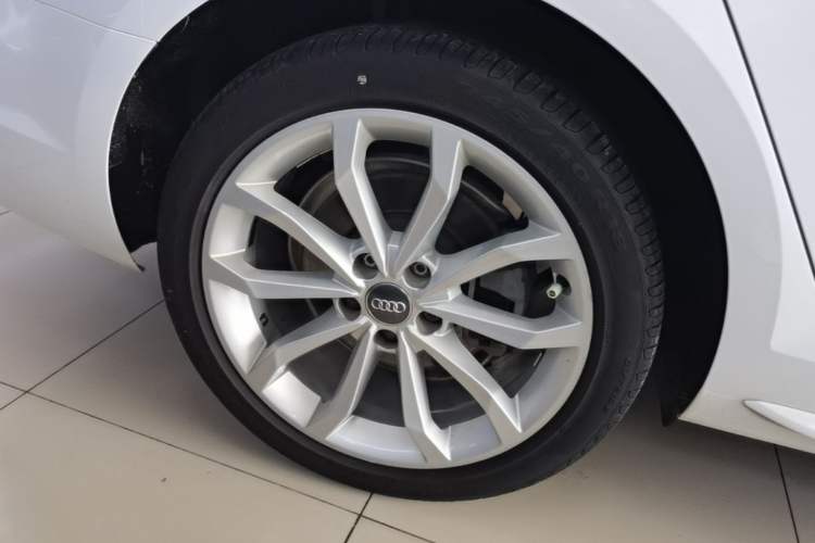 Used Audi A4L 2017 40 TFSI Style Edition Right Rear Wheel Hub