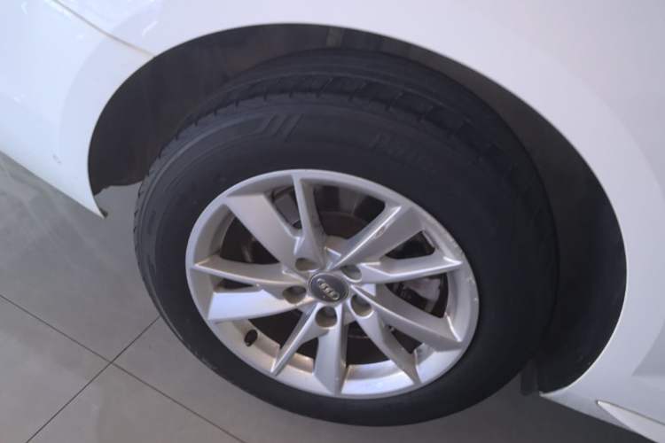 Used Audi A4L 2017 40 TFSI Ambition Edition Right Rear Wheel Hub