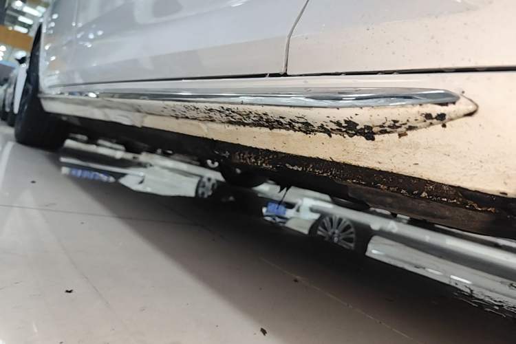 Used Audi A4L 2017 45 TFSI quattro Style Edition Right Side Sill