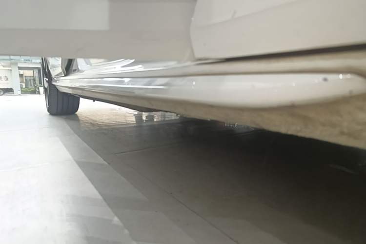 Used Audi A4L 2017 45 TFSI quattro Special Edition Right Side Sill