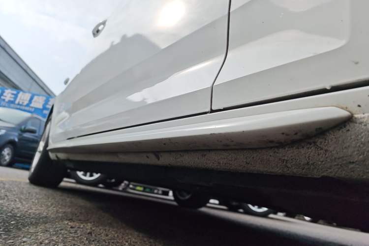 Used Audi A4L 2017 Plus 40 TFSI Ambition Model Right Side Sill
