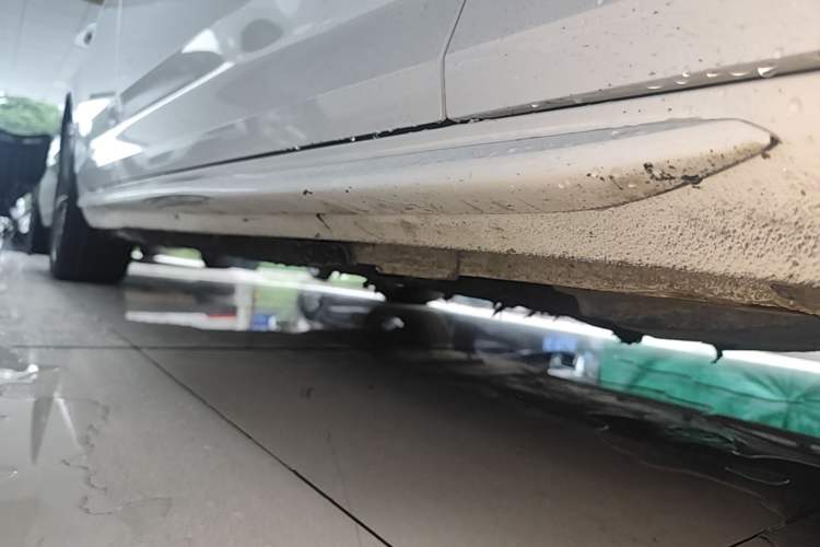 Used Audi A4L 2017 Plus 45 TFSI quattro Sport model Right Side Sill
