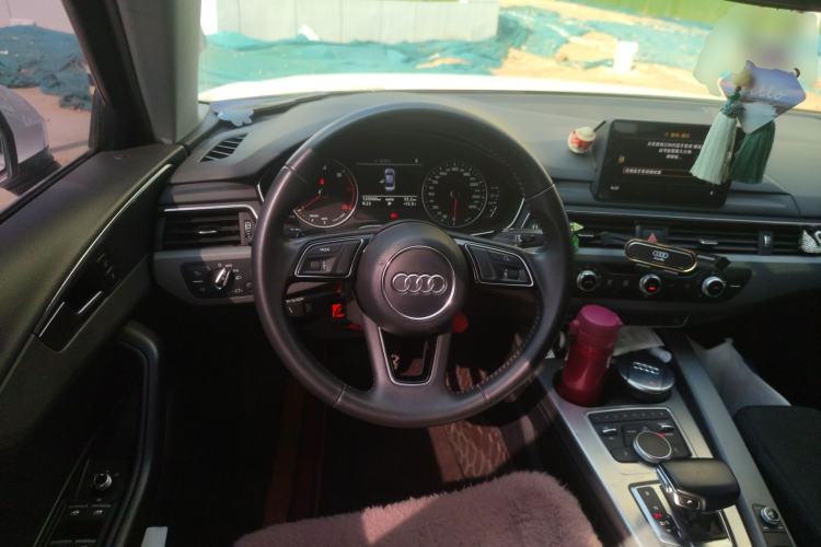 Used Audi A4L 2017 Plus 40 TFSI Ambition Model Steering Wheel