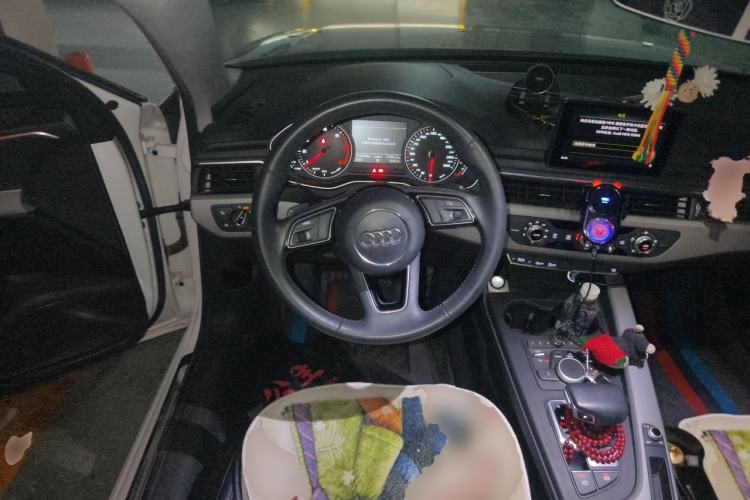 Used Audi A4L 2017 Plus 40 TFSI Ambition Model Steering Wheel