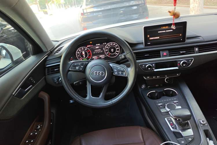 Used Audi A4L 2017 Plus 40 TFSI Style Edition Steering Wheel