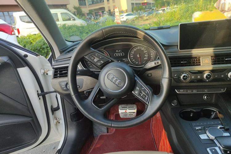 Used Audi A4L 2017 Plus 40 TFSI Ambition Model Steering Wheel