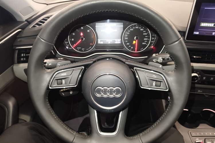 Used Audi A4L 2017 40 TFSI Ambition Edition Steering Wheel