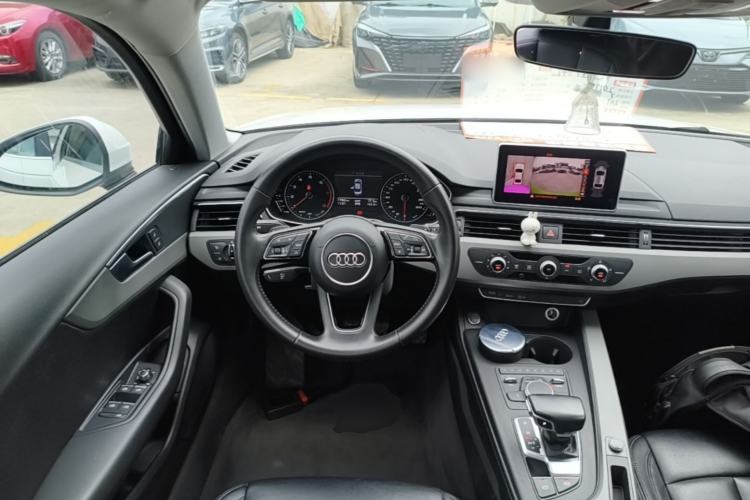 Used Audi A4L 2017 Plus 40 TFSI Ambition Model Steering Wheel