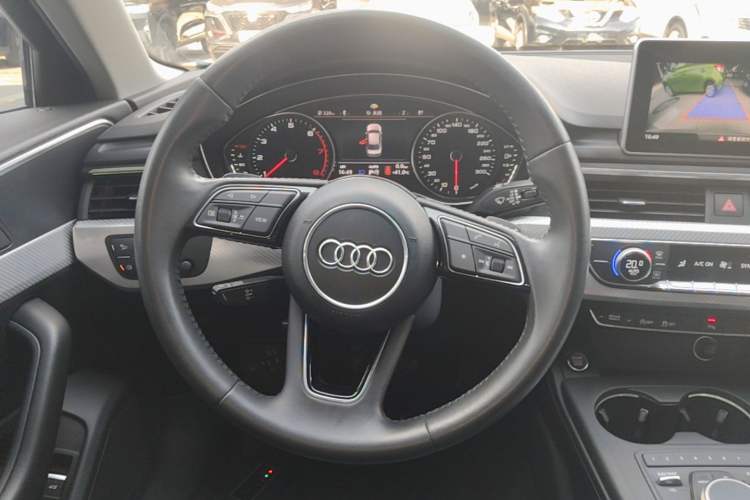 Used Audi A4L 2017 Plus 40 TFSI Ambition Model Steering Wheel